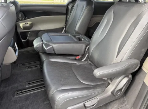 More photos of 2025 Kia Carnival LXS at Twin City Certified, TN