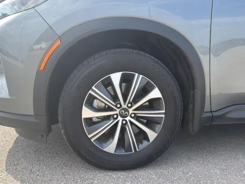 More photos of 2025 INFINITI QX60 PURE at Twin City Certified, TN