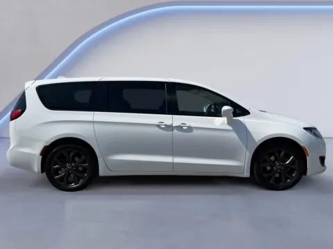 Photos of 2019 Chrysler Pacifica Touring Plus for sale in Maryville, TN at Twin City Certified
