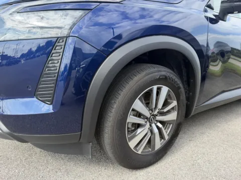 More photos of 2026 Nissan Pathfinder SL at Twin City Certified, TN