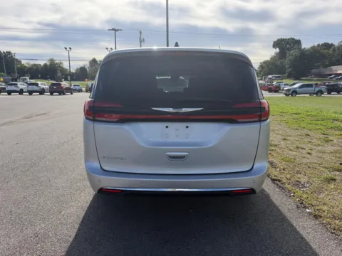More photos of 2024 Chrysler Pacifica Touring L at Twin City Certified, TN