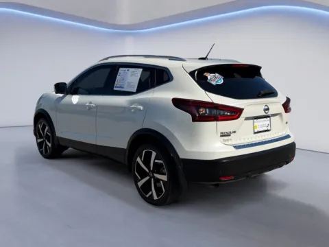 More photos of 2022 Nissan Rogue Sport SL at Twin City Certified, TN
