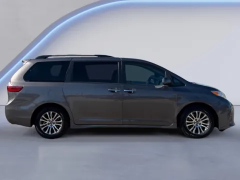 Photos of 2018 Toyota Sienna XLE 8-Passenger for sale in Maryville, TN at Twin City Certified