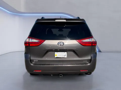 More photos of 2018 Toyota Sienna XLE 8-Passenger at Twin City Certified, TN