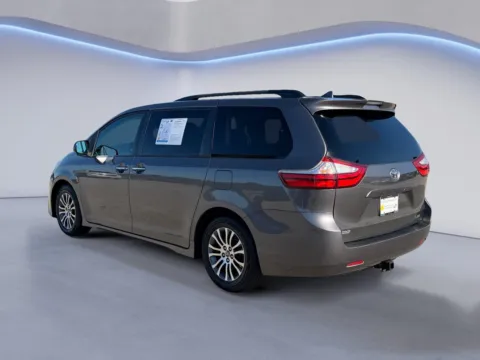 More photos of 2018 Toyota Sienna XLE 8-Passenger at Twin City Certified, TN