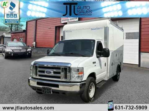 White 2013 Ford Econoline Commercial Cutaway E-350 Super Duty 138 SRW for sale in Selden, NY