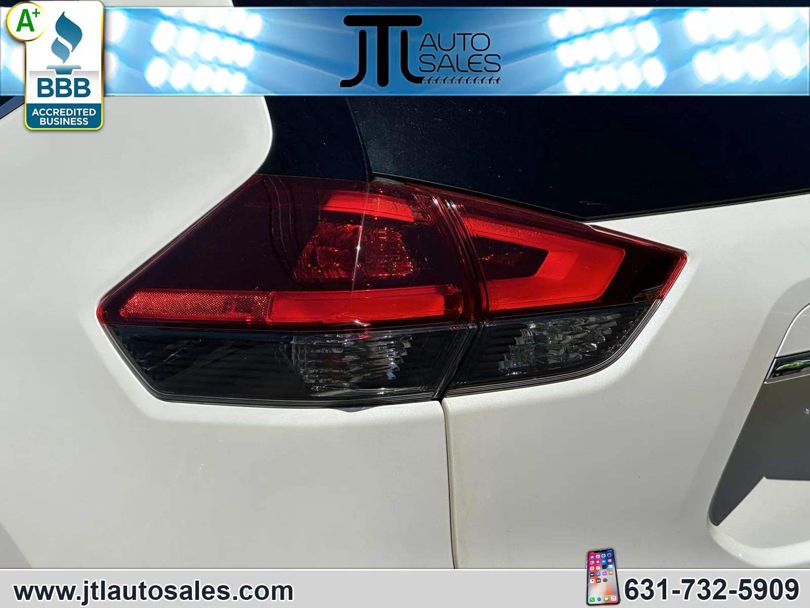 2018 Nissan Rogue SV - Photo 8
