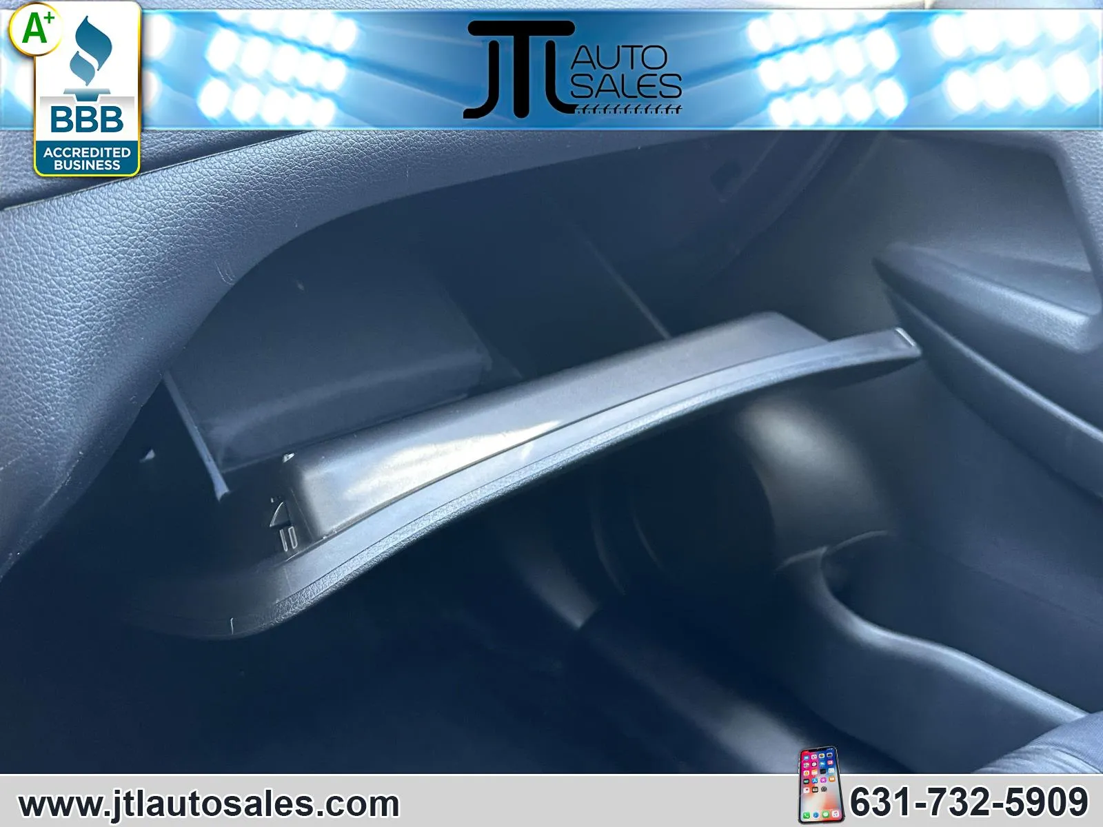 2018 Nissan Rogue SV - Photo 31
