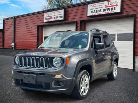 Gray 2018 Jeep Renegade Latitude 4x4 for sale in Selden, NY