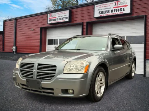 Silver 2006 Dodge Magnum 4dr Wgn R/T RWD for sale in Selden, NY
