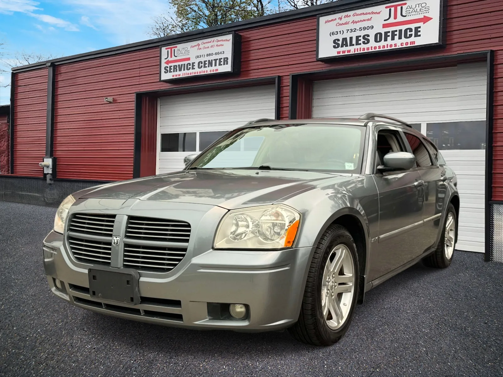 Silver 2006 Dodge Magnum 4dr Wgn R/T RWD for sale in Selden, NY