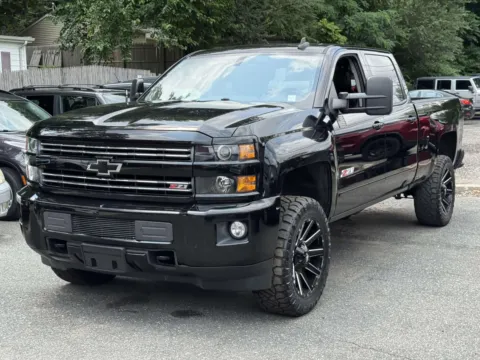 Black 2017 Chevrolet Silverado 2500HD 4WD Crew Cab 153.7 LT for sale in Selden, NY
