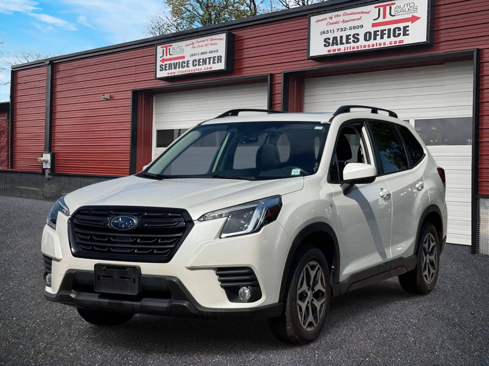 Silver 2023 Subaru Forester Premium CVT for sale in Selden, NY