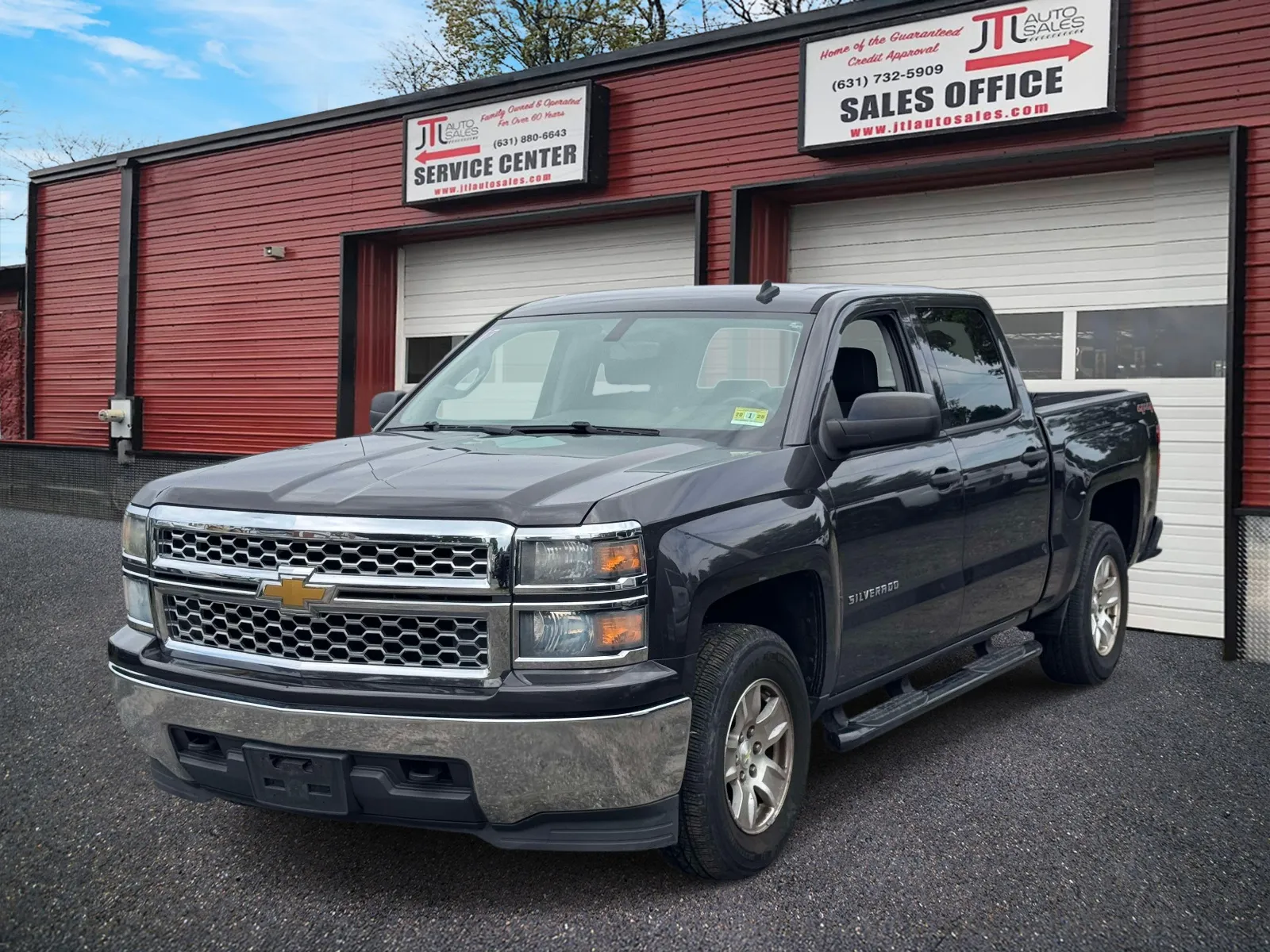 Gray 2014 Chevrolet Silverado 1500 4WD Crew Cab 143.5 LT w/1LT for sale in Selden, NY