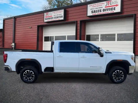 Another view of 2020 GMC Sierra 2500 HD 4WD Crew Cab 159 SLE for sale in Selden, NY at JTL Auto Sales Inc.
