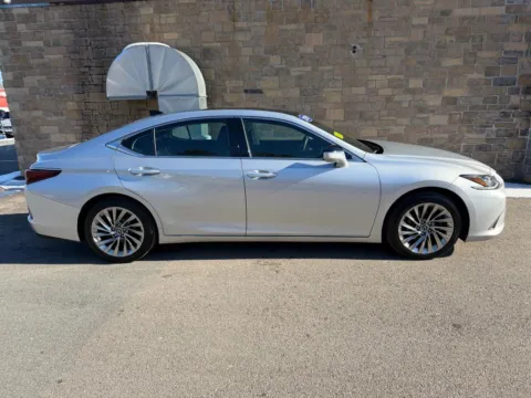 Photos of 2019 Lexus ES 350 Luxury Sedan 4D for sale in Taunton, MA at Gesner Auto
