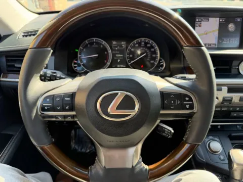 More photos of 2016 Lexus ES 350 Sedan 4D at Gesner Auto, MA