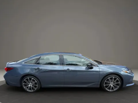 Photos of 2019 Toyota Avalon XSE Sedan 4D for sale in Taunton, MA at Gesner Auto