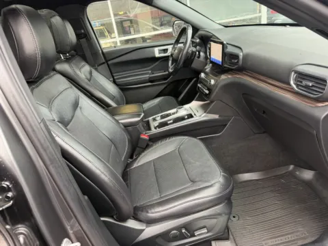 More photos of 2020 Ford Explorer Limited Sport Utility 4D at Gesner Auto, MA