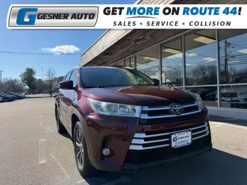 Red 2018 Toyota Highlander XLE Sport Utility 4D for sale in Taunton, MA