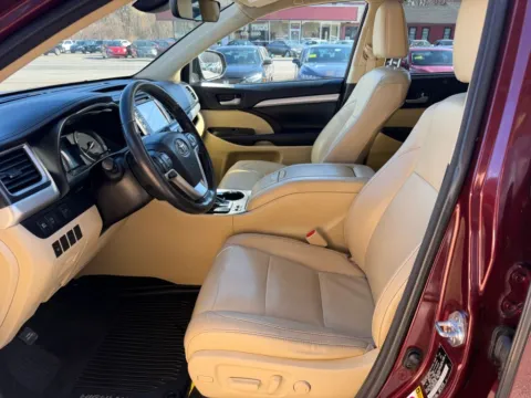 More photos of 2018 Toyota Highlander XLE Sport Utility 4D at Gesner Auto, MA