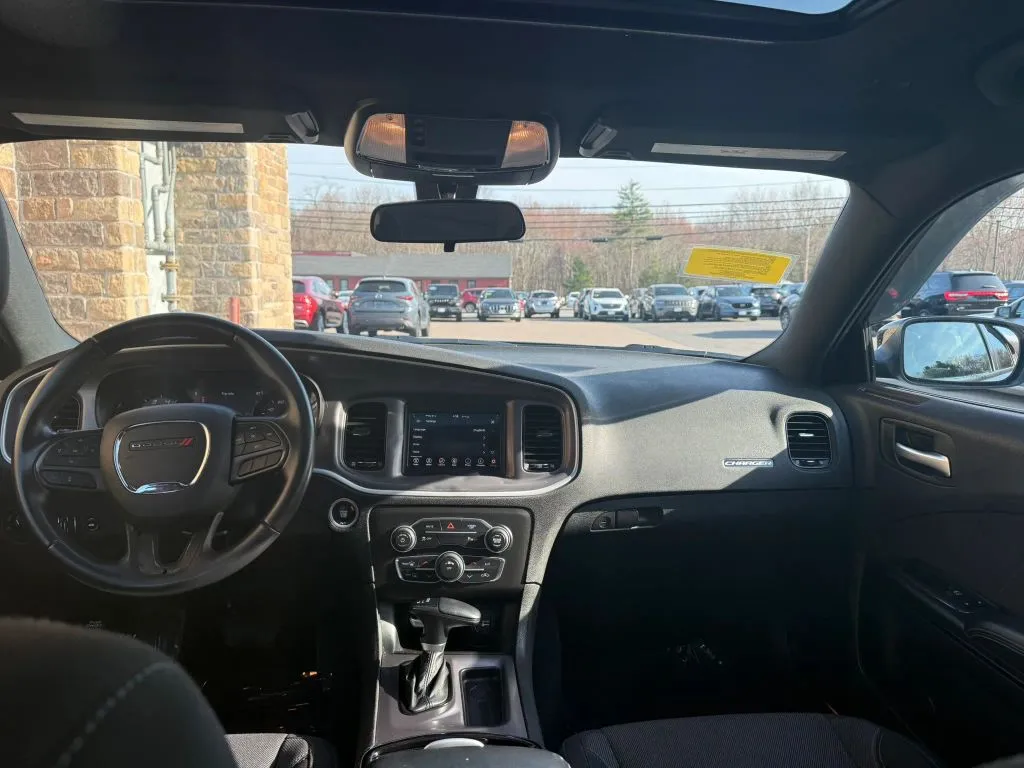 2022 Dodge Charger SXT - Photo 14