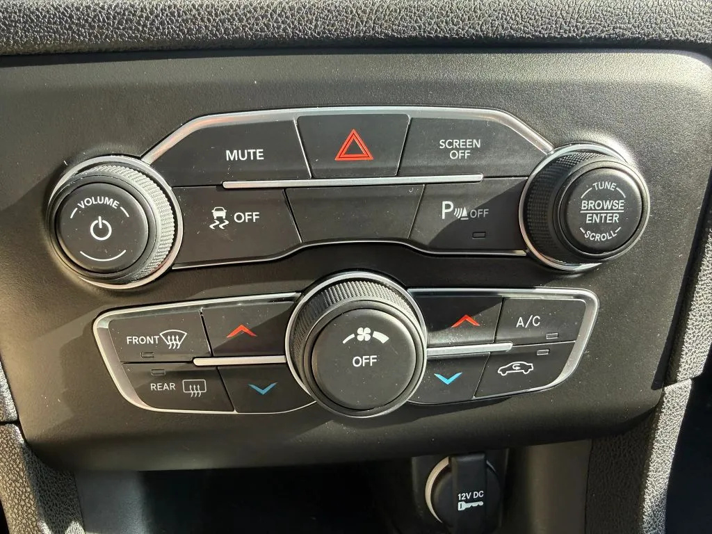 2022 Dodge Charger SXT - Photo 31