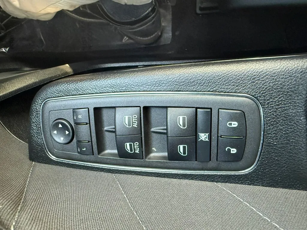 2022 Dodge Charger SXT - Photo 23