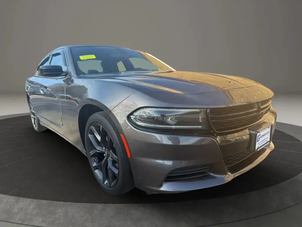 2022 Dodge Charger SXT - Photo 2
