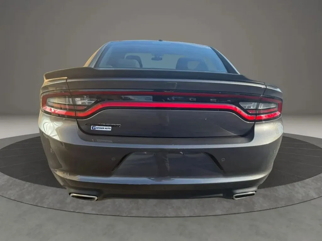2022 Dodge Charger SXT - Photo 5