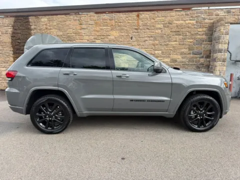Another view of 2022 Jeep Grand Cherokee Laredo X Sport Utility 4D for sale in Taunton, MA at Gesner Auto