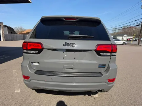 More photos of 2022 Jeep Grand Cherokee Laredo X Sport Utility 4D at Gesner Auto, MA