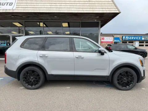Photos of 2022 Kia Telluride EX Sport Utility 4D for sale in Taunton, MA at Gesner Auto