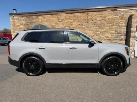 Photos of 2022 Kia Telluride EX Sport Utility 4D for sale in Taunton, MA at Gesner Auto