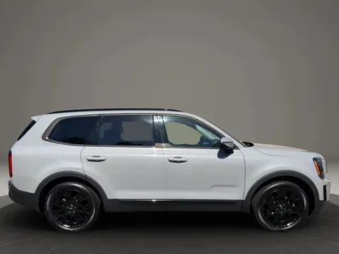 Photos of 2022 Kia Telluride EX Sport Utility 4D for sale in Taunton, MA at Gesner Auto