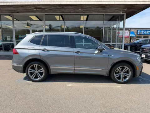 Photos of 2019 Volkswagen Tiguan 2.0T SEL R-Line 4Motion Sport Utility 4D for sale in Taunton, MA at Gesner Auto