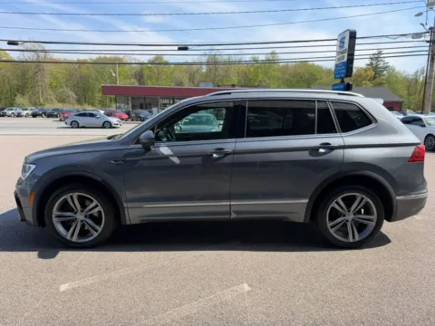 More photos of 2019 Volkswagen Tiguan 2.0T SEL R-Line 4Motion Sport Utility 4D at Gesner Auto, MA
