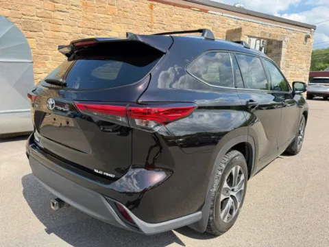 More photos of 2020 Toyota Highlander XLE Sport Utility 4D at Gesner Auto, MA