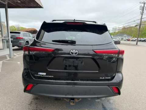 Another view of 2020 Toyota Highlander XLE Sport Utility 4D for sale in Taunton, MA at Gesner Auto