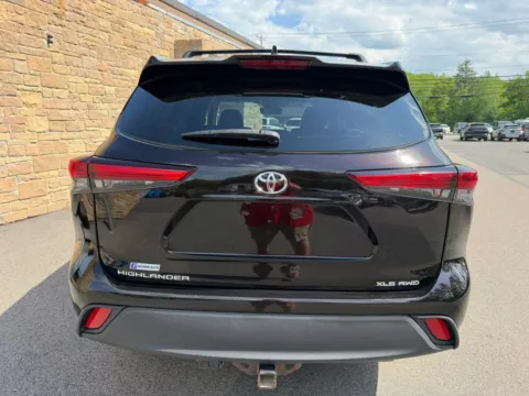 More photos of 2020 Toyota Highlander XLE Sport Utility 4D at Gesner Auto, MA