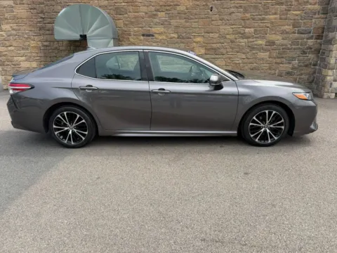 Photos of 2018 Toyota Camry SE Sedan 4D for sale in Taunton, MA at Gesner Auto