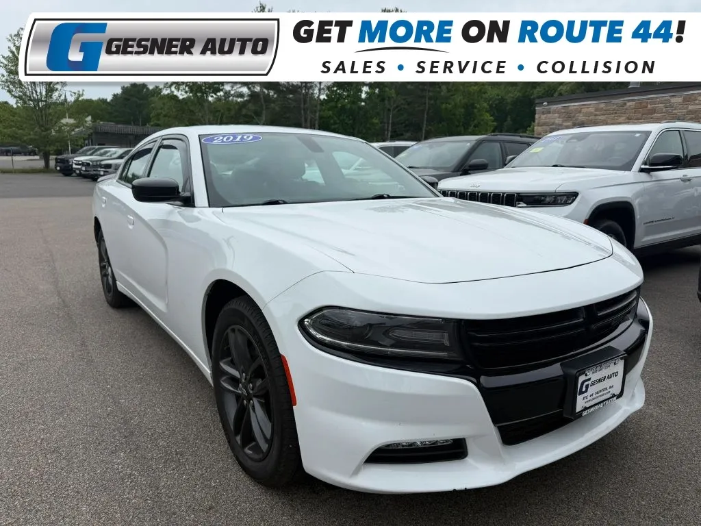 White 2019 Dodge Charger SXT Sedan 4D for sale in Taunton, MA