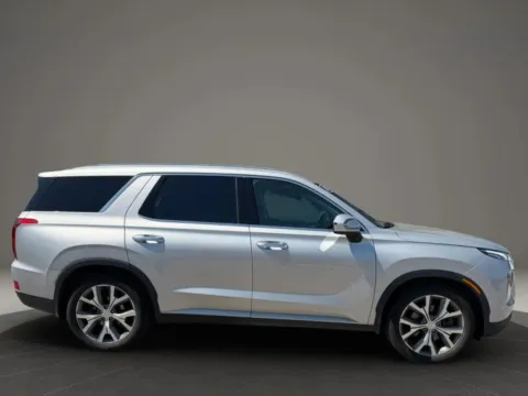 Photos of 2022 Hyundai Palisade SEL Sport Utility 4D for sale in Taunton, MA at Gesner Auto