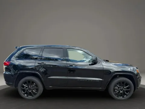 Another view of 2022 Jeep Grand Cherokee Laredo X Sport Utility 4D for sale in Taunton, MA at Gesner Auto