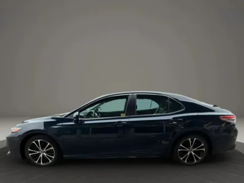 More photos of 2019 Toyota Camry SE Sedan 4D at Gesner Auto, MA