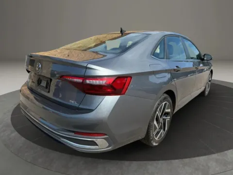 More photos of 2022 Volkswagen Jetta 1.5T SEL Sedan 4D at Gesner Auto, MA