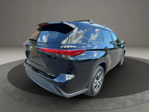 More photos of 2023 Toyota Highlander XLE Sport Utility 4D at Gesner Auto, MA