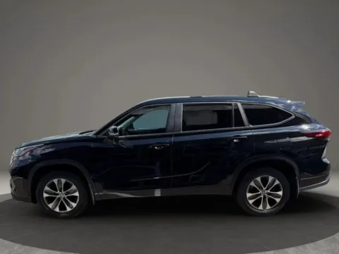 More photos of 2023 Toyota Highlander XLE Sport Utility 4D at Gesner Auto, MA
