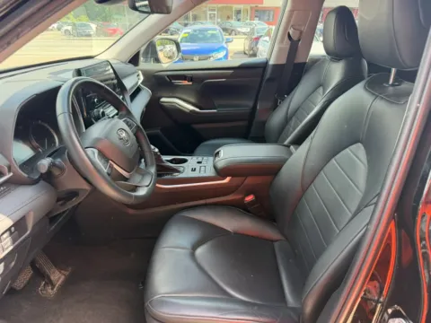 More photos of 2023 Toyota Highlander XLE Sport Utility 4D at Gesner Auto, MA