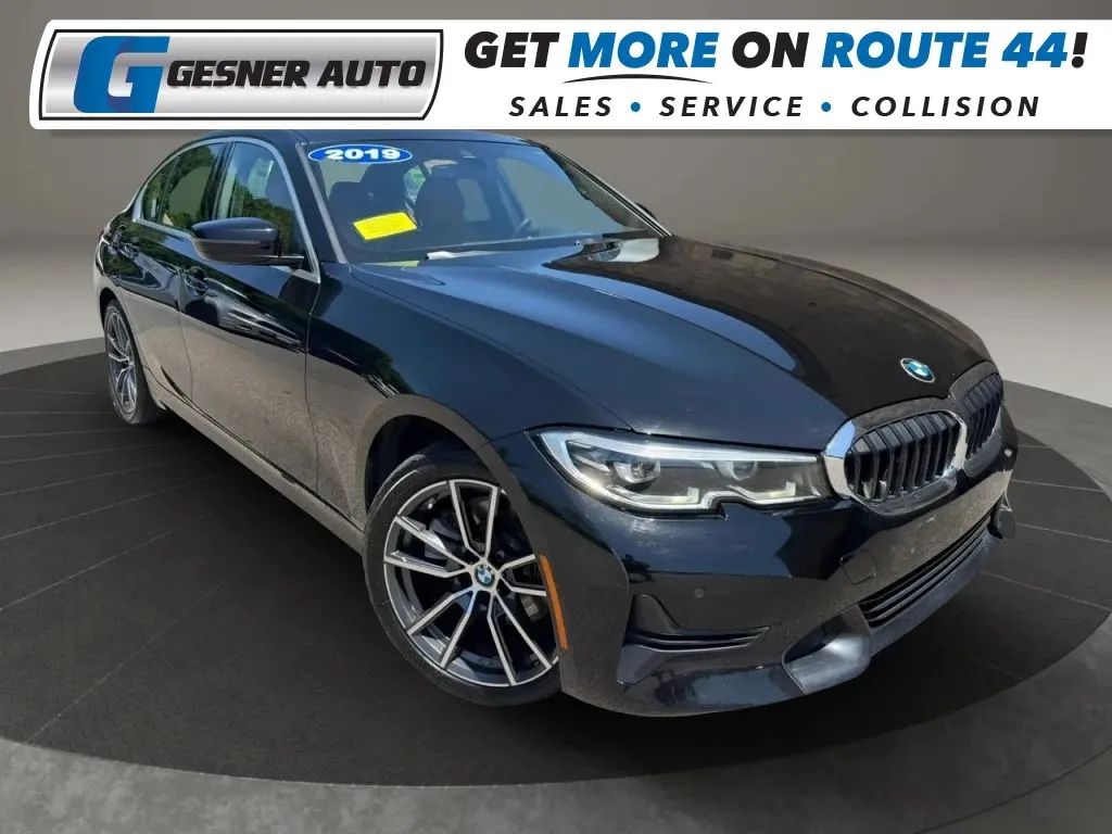 2019 BMW 3 Series 330i xDrive Sedan's photo